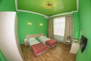 Гостиница Славянка Краснодар  Стандартный двухместный номер  с 1 кроватью или 2 отдельными кроватями-10