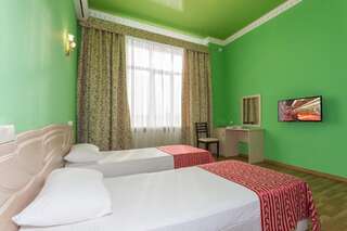 Гостиница Славянка Краснодар  Стандартный двухместный номер  с 1 кроватью или 2 отдельными кроватями-13