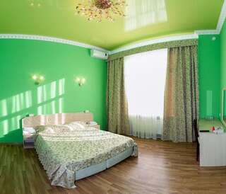 Гостиница Славянка Краснодар  Стандартный двухместный номер  с 1 кроватью или 2 отдельными кроватями-4
